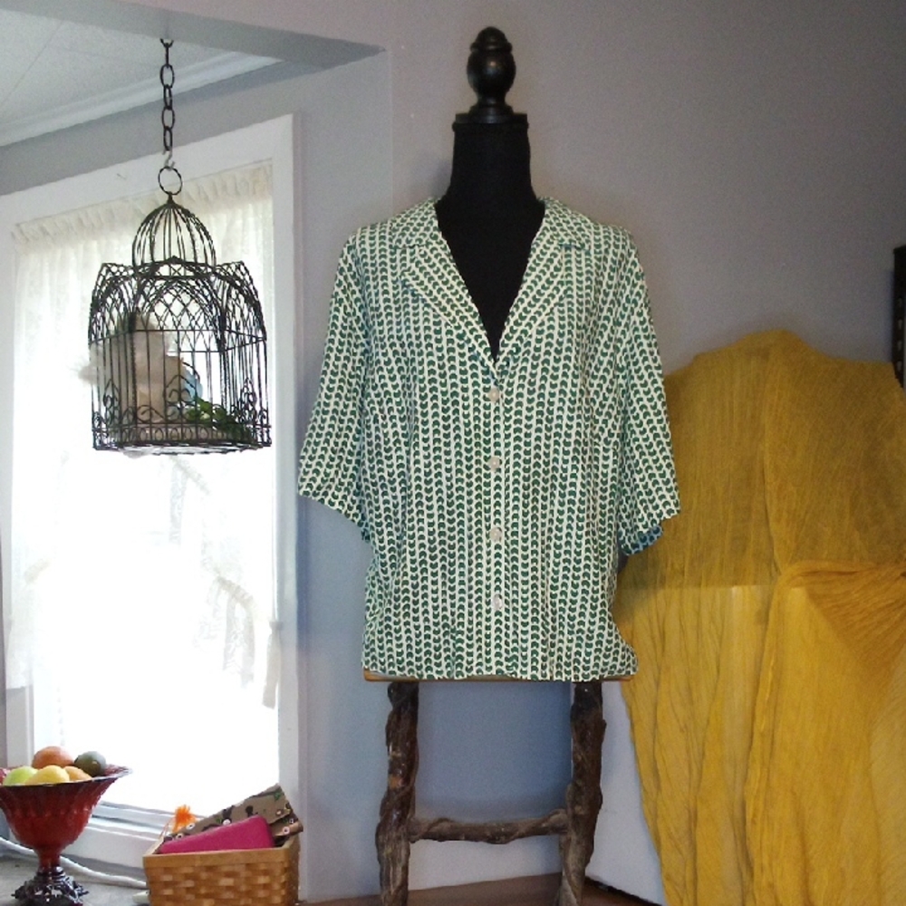 3/$25 Green & White Patterned Blouse By A New Day Size XXL